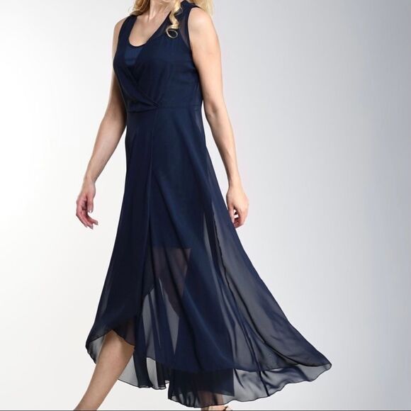 LBISSE| Sleeveless Surplice Maxi Dress - Picture 4 of 10